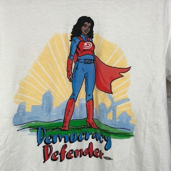 Democracy Defender graphic short sleeve tee. Med - Picture 2 of 4